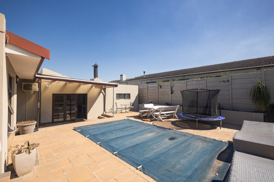 To Let 5 Bedroom Property for Rent in De Bron Western Cape